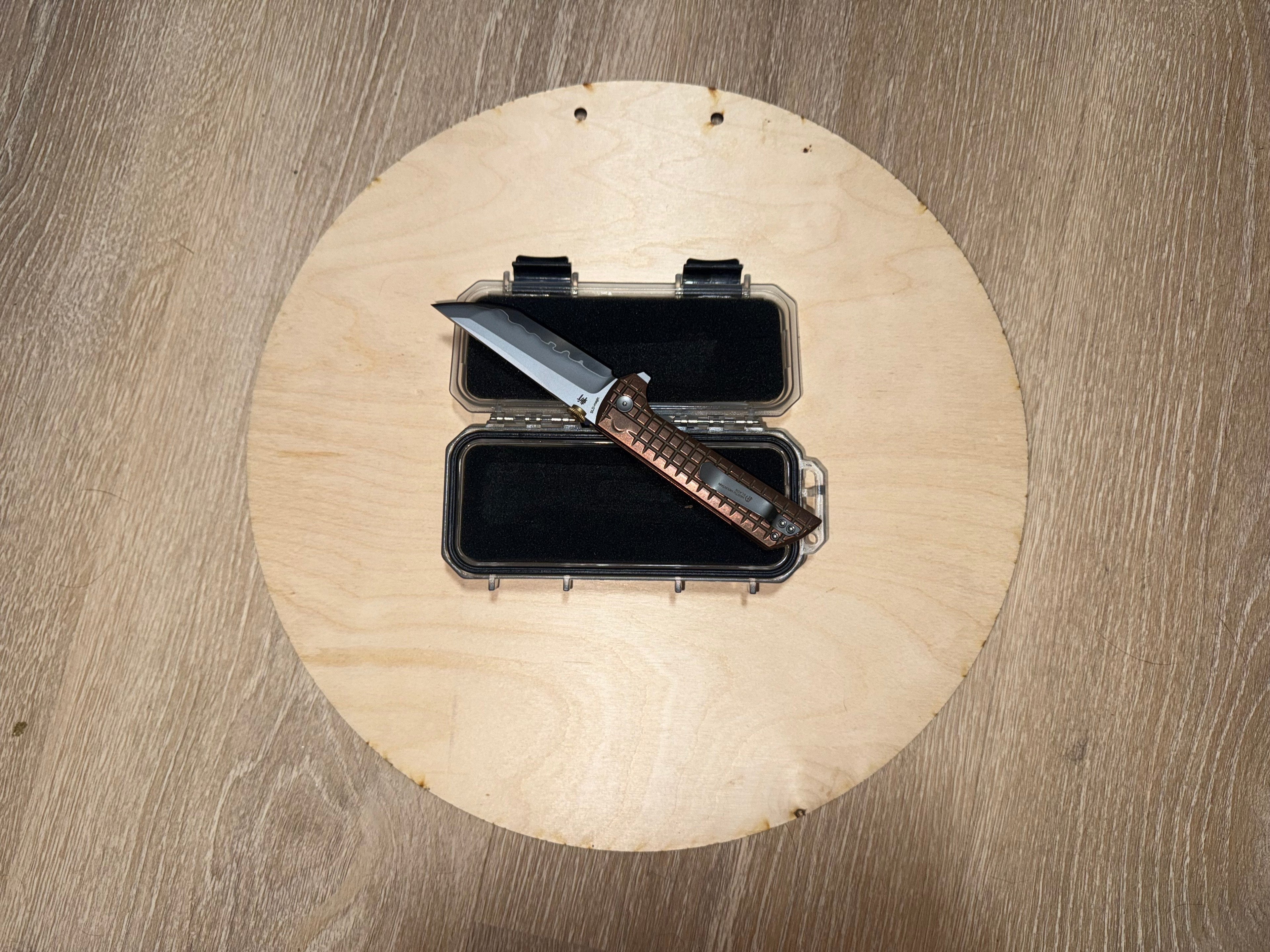 North Mountain Blade- Button Lock SLD- Magic Steel/Copper Grid